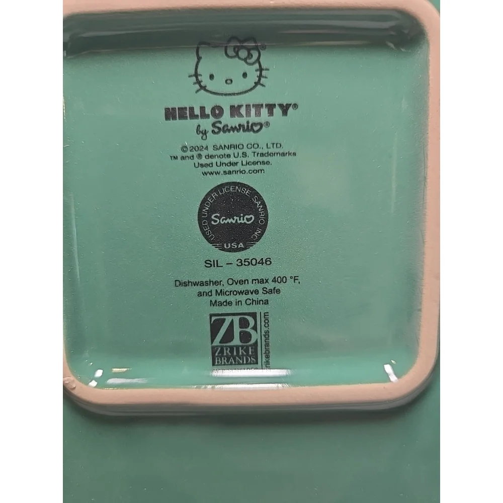 Hello Kitty Sanrio Snowman Baker New In Box 9x9 Green/Red/White (GS1)